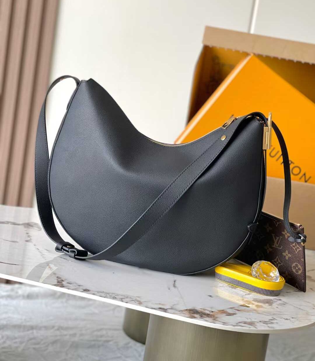 루이비통 로우 키 쿠키 백 MM 후면 사진