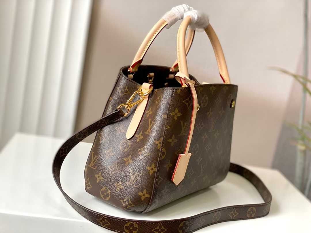 루이비통 몽테뉴 BB 측면 사진