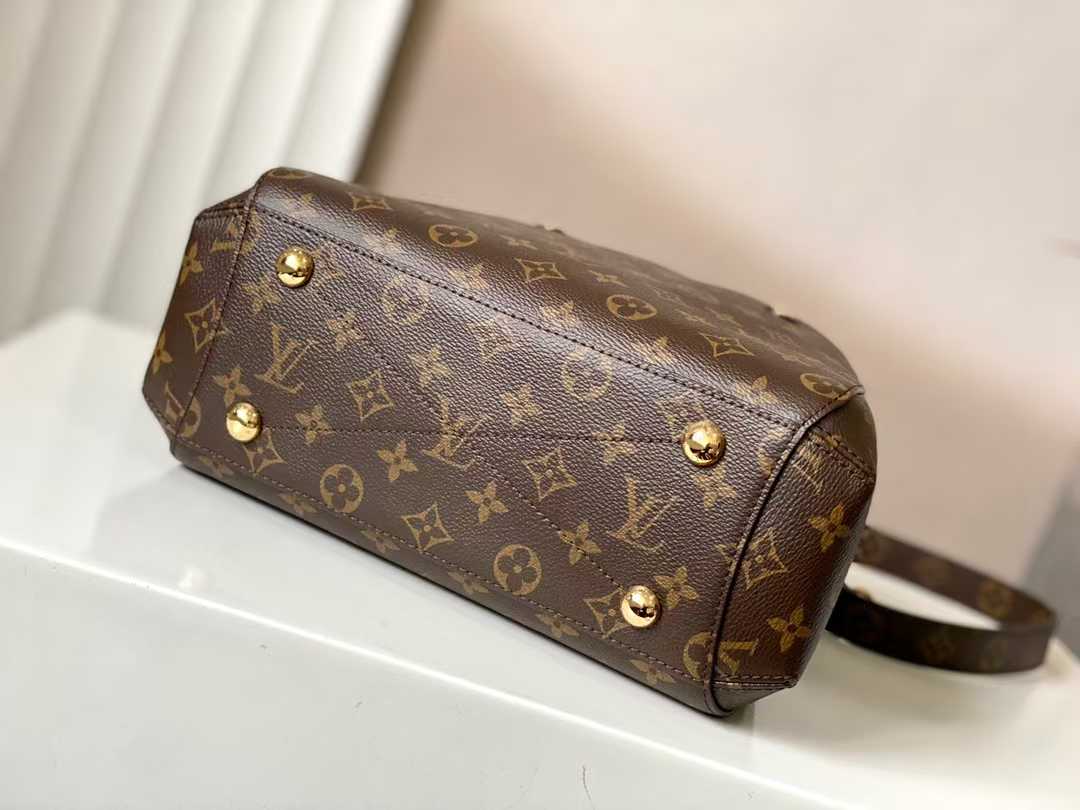 루이비통 몽테뉴 BB 바닥 사진