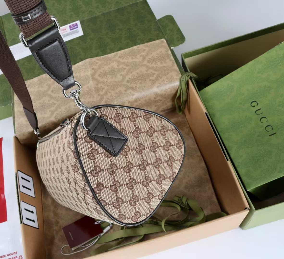 구찌 캔버스 스몰 보스턴백 측면 사진