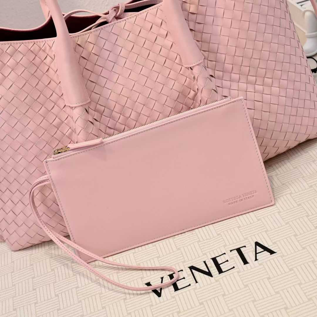 보테가베네타 피나코데카 파우치 사진