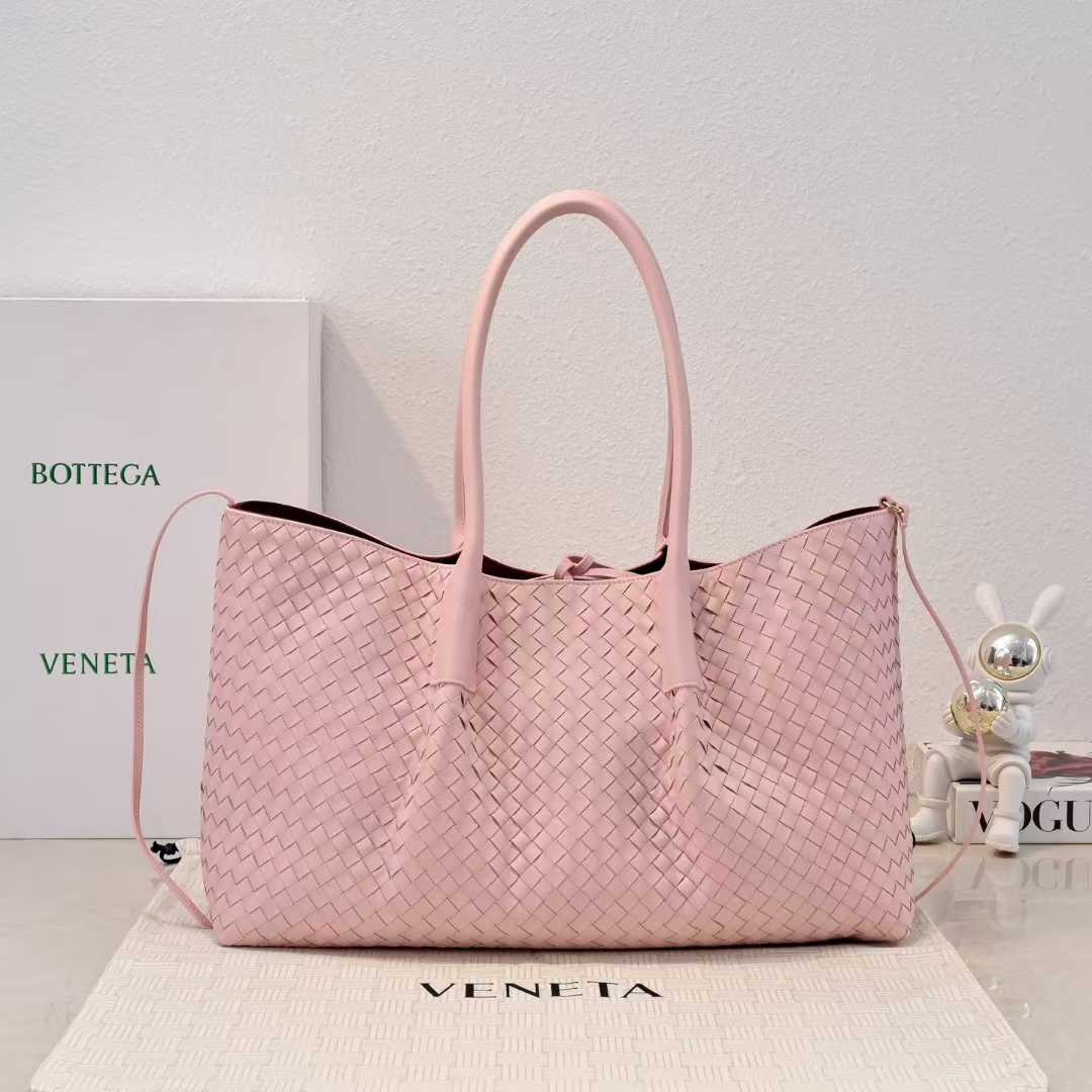 보테가베네타 피나코데카 후면 사진