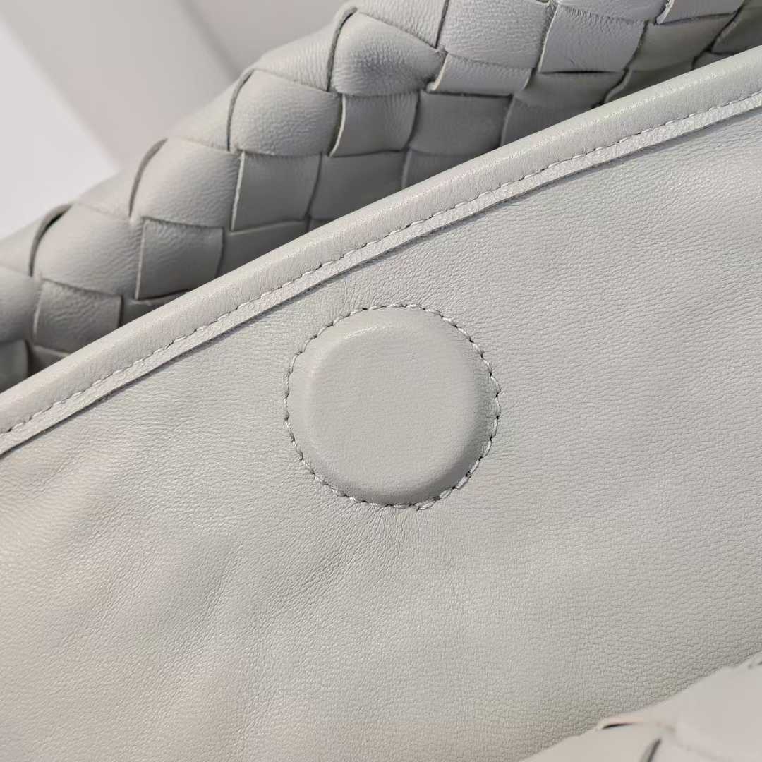 보테가베네타 라지 홉 장금장치 사진