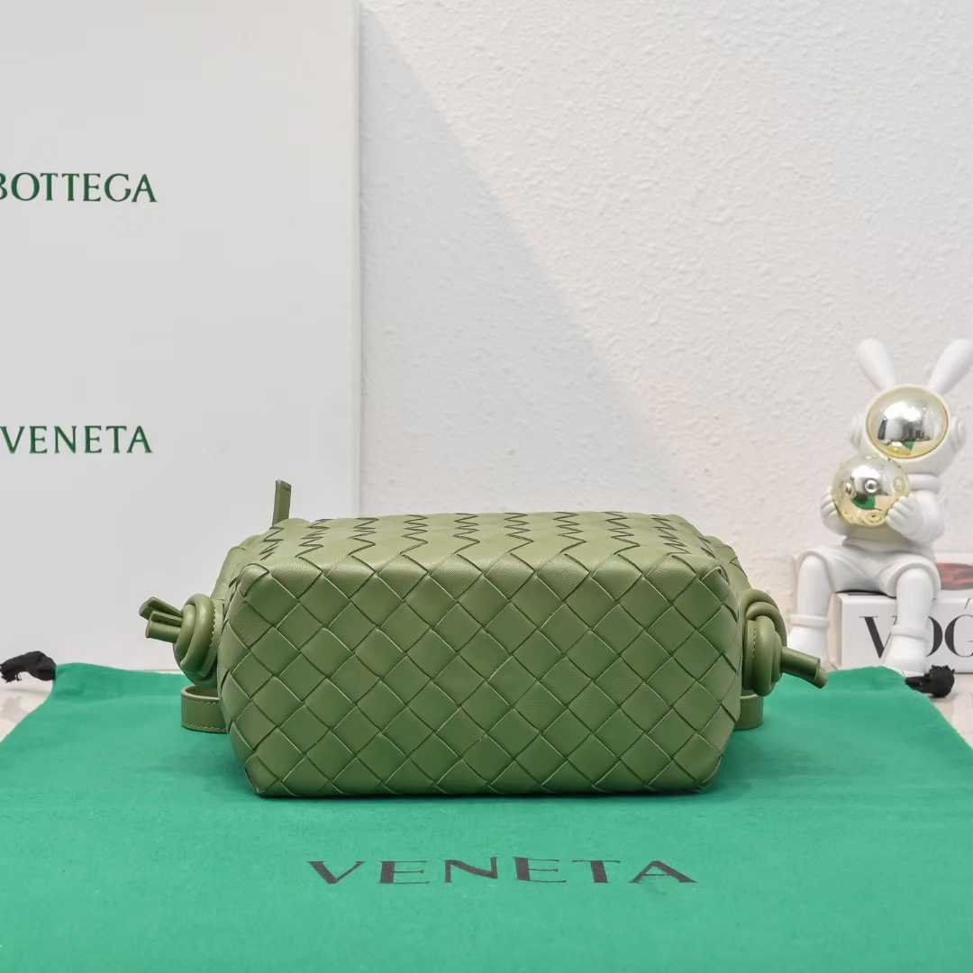 보테가베네타 미니 루프 카메라 백 바닥 사진